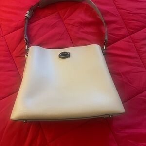 Elegant Cream Shoulder Bag